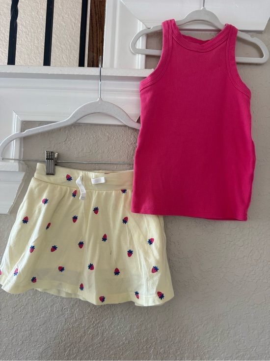 Cat & Jack Other - Girls Hot Pink Ribbed Tank with Strawberry Print Skirt Set